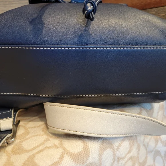Vintage Coach Y2K (2005) 2 Tone Navy/White Leather Backpack - Picture 10 of 13